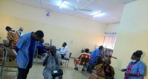 Diabète et acuité visuelle: le Lions club Ouagadougou Oasis apporte son soutien aux personnes âgées