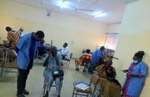 Diabète et acuité visuelle: le Lions club Ouagadougou Oasis apporte son soutien aux personnes âgées