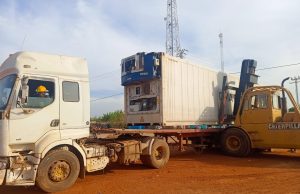 Blocus sur la voie ferrée: les 2 containers chargés de médicaments finalement transbordés