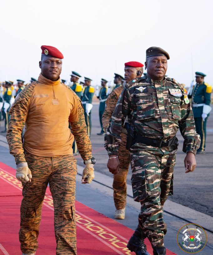 Sahel: les deux premiers sauts de puce du général Tiani