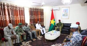 Burkina: le Capitaine Ibrahim Traoré à l’écoute des chefs de circonscriptions administratives et des FDS
