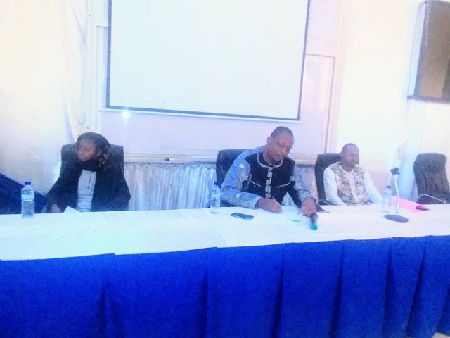 (De gaucge à droit), Mme Lankouandé, le parrain Fidel Yaméogo et le représentant du patron de la cérémonie, Dr Jean-Albert Traoré