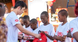 Fêtes de fin d’année: Itel Burkina se tient aux cotés des enfants de l’orphelinat AMPO