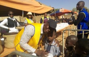 Ouagadougou: 3 000 enfants mangent avec les Lions