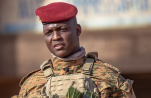 11 décembre: « Au sol comme dans les airs, nous allons traquer (les) ennemis » du Burkina (Capitaine Ibrahim Traoré)