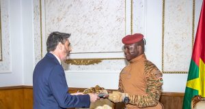 Burkina: 13 nouveaux ambassadeurs présentent leurs lettres de créance au président Traoré