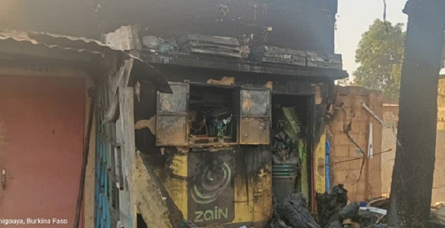 Une boutique ravagée par l'explosion