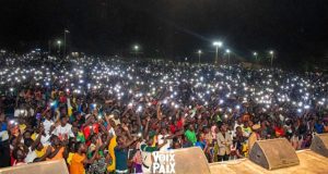 Ouahigouya: les artistes de la caravane « Nos voix pour la paix » rendent hommage aux FDS et VDP