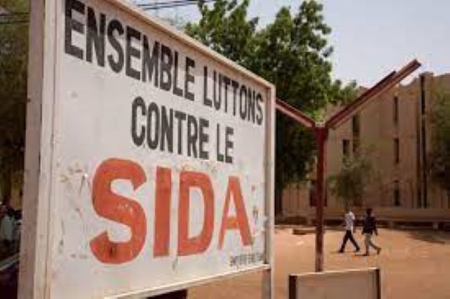 ensemble contre le sida