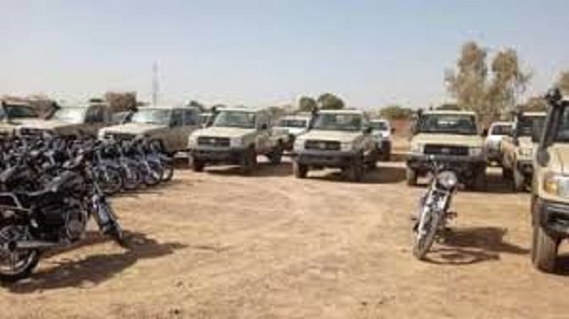 Des pickups et moticyclettes, don des USA à l'armée burkinabè