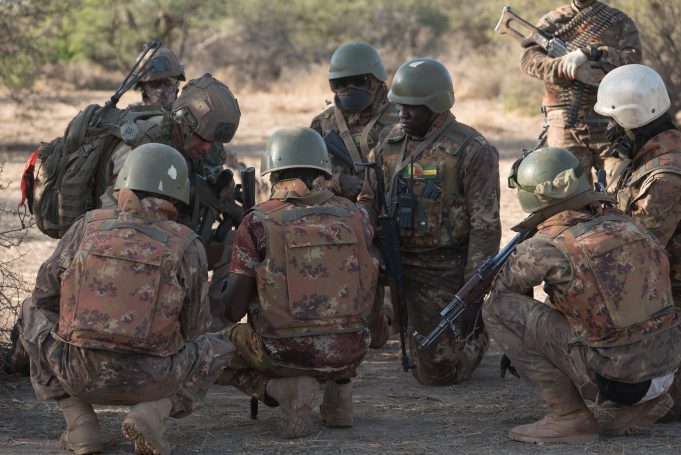 Mali: poursuite des actions de destruction des bases et refuges terroristes