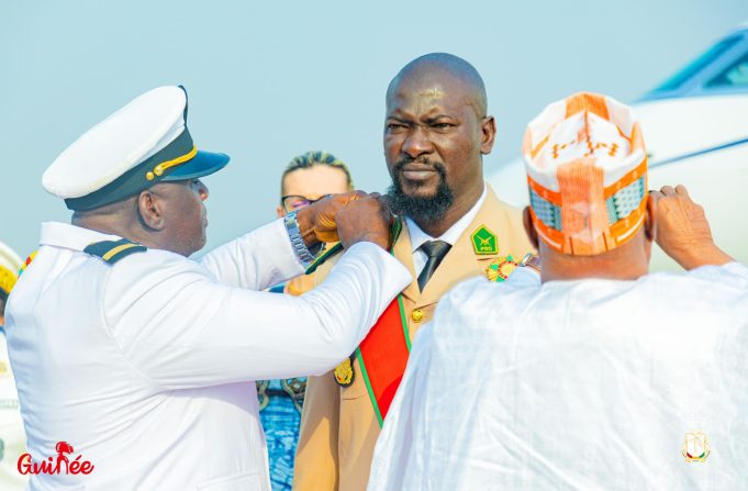 Guinée: le président Mamadi Doumbouya élevé au rang de général