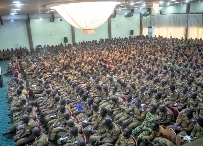 Burkina/Forces armées nationales: «Restons sur le droit chemin, restons militaires, restons professionnels» (ministre de la Défense)
