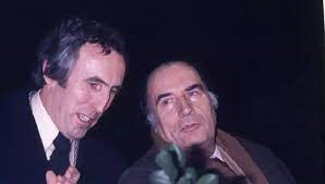 L'ex-ministre français, Louis Le Pensec (à gauche) et le président Mitterrand