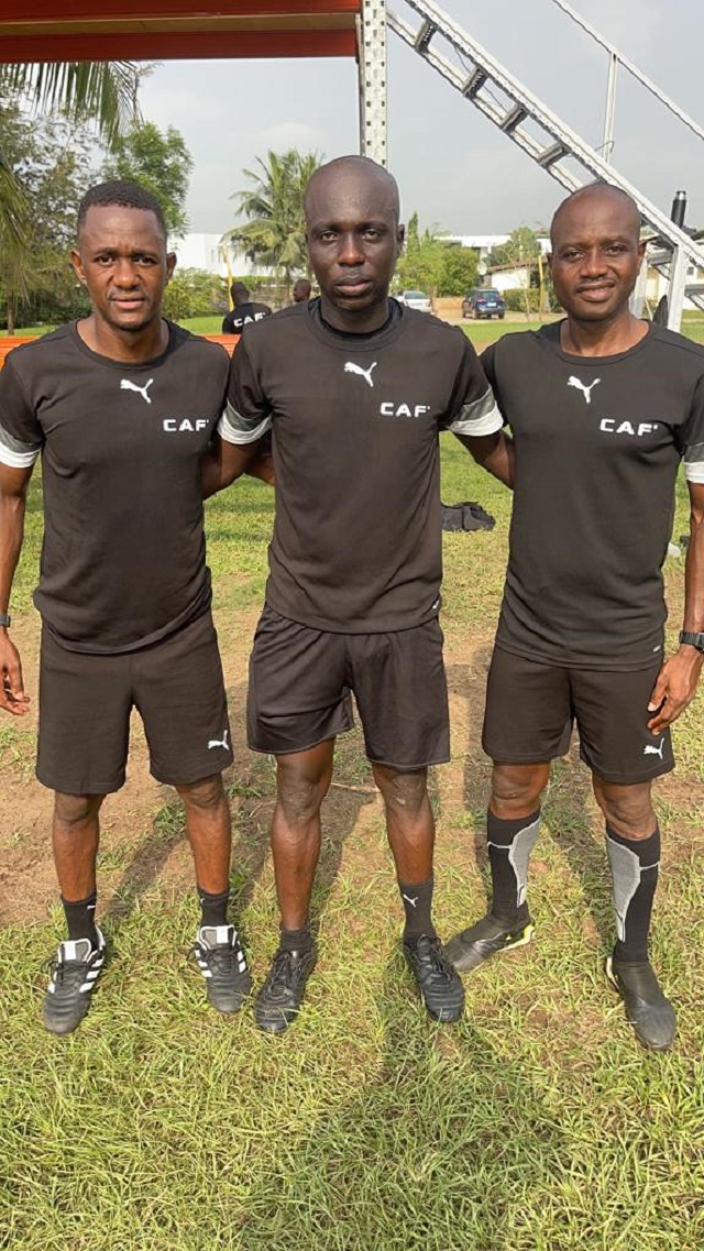 Seydou Tiama à droite en compagnie des confrères avec qui il va officier le match Maroc-Tanzanie