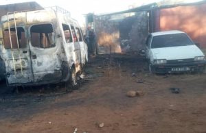 Burkina: trois véhicules et deux boutiques partis en flamme à Kaya