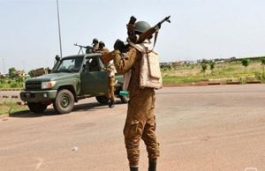 Burkina: des officiers radiés des cadres de l’armée