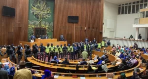 Sénégal: 105 députés votent pour le report de la présidentielle