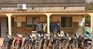 Ouagadougou: 4 membres d’un réseau de présumés voleurs et receleurs de motos aux arrêts