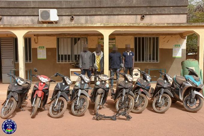 Ouagadougou: 4 membres d’un réseau de présumés voleurs et receleurs de motos aux arrêts