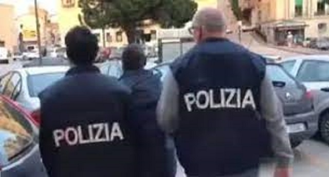 La police italienne sur les lieux du drame