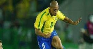 Football: le Brésilien, Roberto Carlos attendu à Ouagadougou