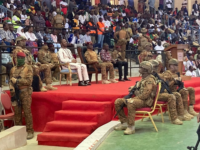 Le capitaine Ibrahim Traoré et Dr Ousmane Bougouma étaient présents dans la salle