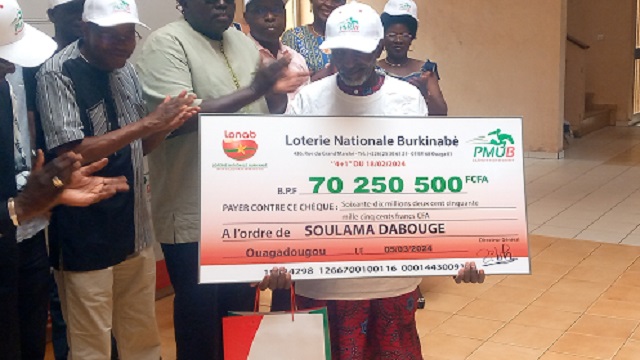Anatole Tapsoba, représentant le gagnant Dabougoué Soulama