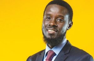 Présidentielle au Sénégal: le candidat du parti au pouvoir félicite Diomaye Faye