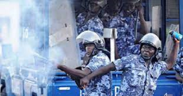 Des forces de l'ordre face à des opposants au Togo (Photo d'illustration)