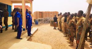 Burkina/pont Nakambé: le chef d’état-major de la gendarmerie aux côtés de ses hommes