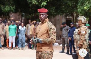 Le capitaine Ibrahim Traoré aux FDS des Cascades: «Préparez-vous à la guerre de haute intensité»