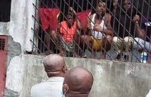 Les Comores: une quarantaine de prisonniers s’échappent de leur cachot
