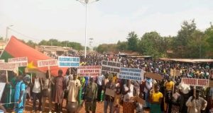 Est du Burkina: des populations manifestent à Diapaga pour exiger plus de sécurité