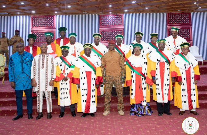 Burkina/Conseil constitutionnel: trois nouveaux membres prêtent serment pour un mandat de neuf ans
