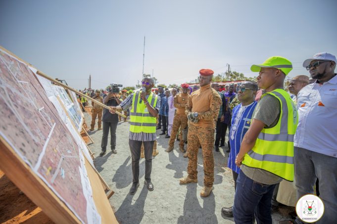 Burkina: le président Traoré lance les travaux de routes urbaines et interurbaines à Bobo-Dioulasso