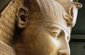 Égypte: la statue de Ramsès II apparaît en terre natale