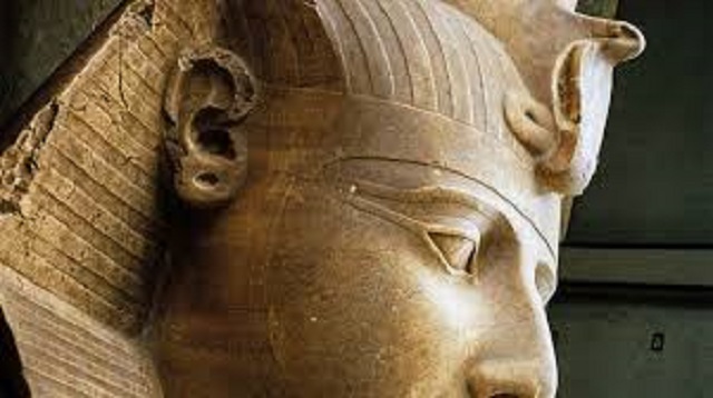 Une statue de Ramsès II