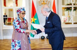 Coopération bilatérale: l’Ambassadeur du Burkina Faso en Hongrie présente ses Lettres de créance au Président Tamás Sulyok