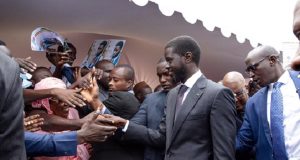 Abidjan: le président sénégalais Diomaye Faye échange avec Alassane Ouattara