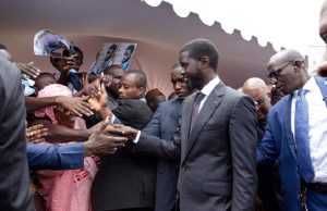 Abidjan: le président sénégalais Diomaye Faye échange avec Alassane Ouattara