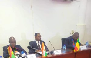 AES: réunion des hauts fonctionnaires à Niamey