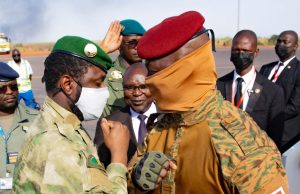Le président malien Assimi Goïta à Ouagadougou