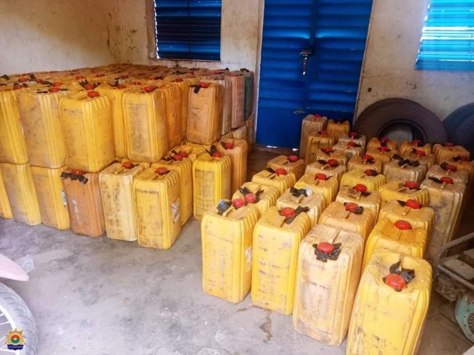 Burkina: du « carburant, susceptible d’être destiné aux groupes armés terroristes » saisi