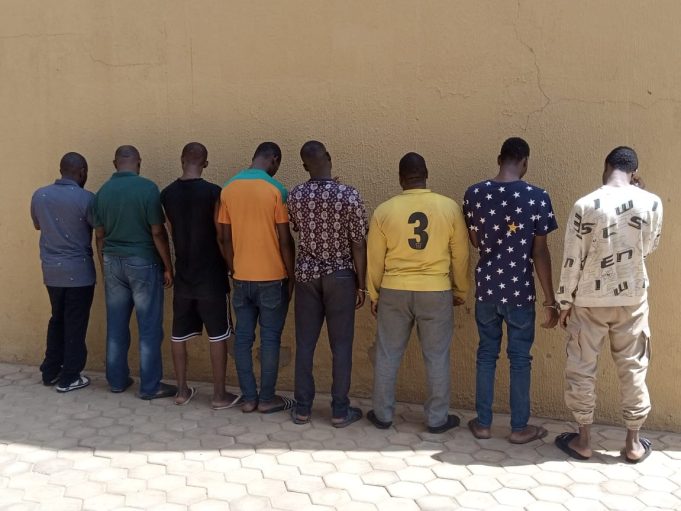 Burkina: huit présumés cyber-délinquants aux arrêts