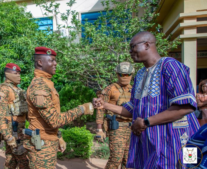 Incident de tir à proximité de la RTB télévision : le président Ibrahim Traoré réconforte le personnel