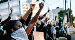 L’Extrême droite au pouvoir en France? à quelque chose malheur est bon pour l’Afrique!