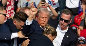 Présidentielle américaine 2024: qui a tiré sur Donald Trump?