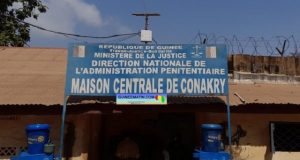 Maison centrale de Conakry: 16 détenus non jugés libérés pour « dysfonctionnements » judiciaires