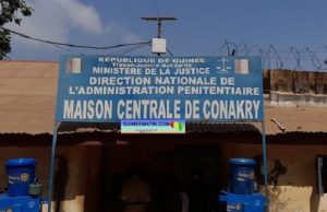 Maison centrale de Conakry: 16 détenus non jugés libérés pour « dysfonctionnements » judiciaires